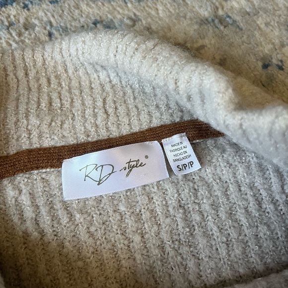 RD Style cream sweater small - Picture 5 of 5